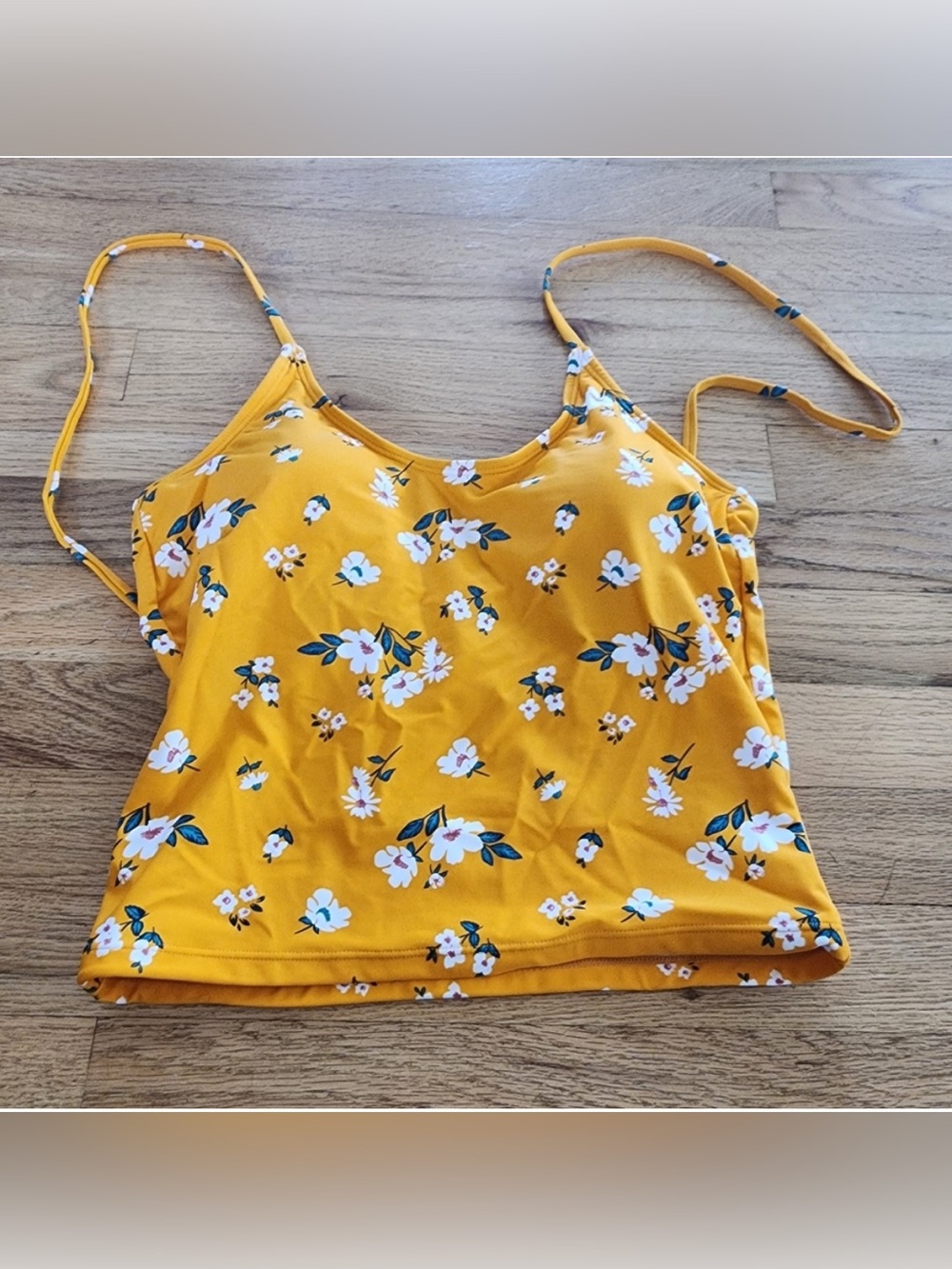 Coral Reef NWOT 8/10 Takini Swim Top